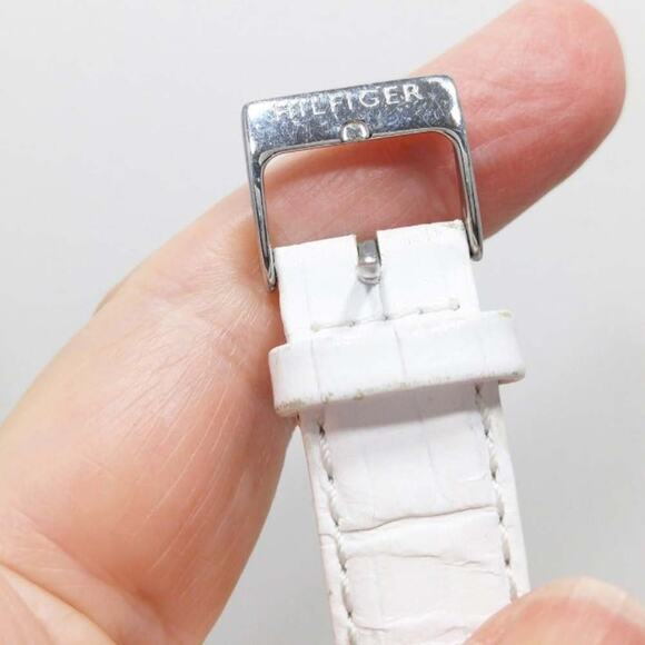Hilfiger Ladies Watch White, Leather Band, NEW BATTERY - Picture 8 of 16